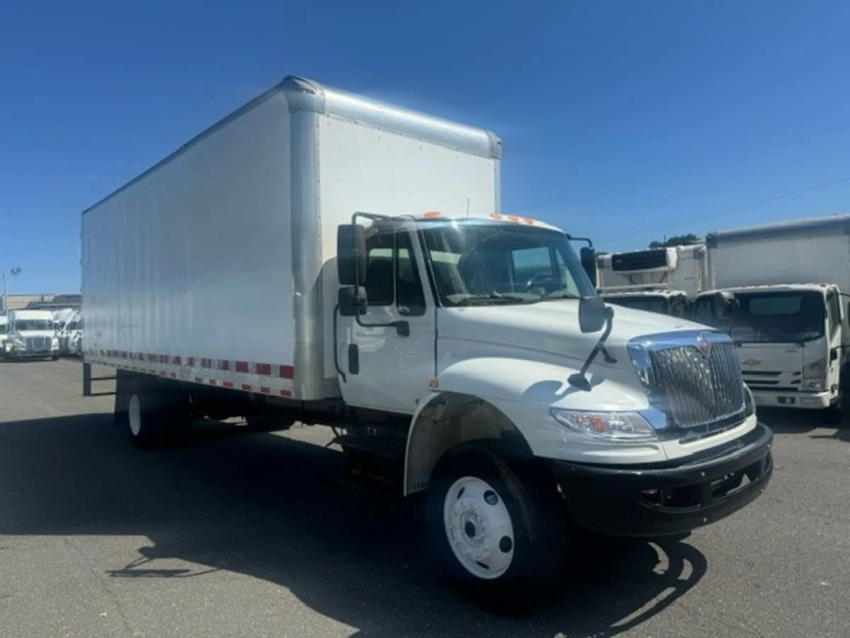 2019 International 4300 - image 3