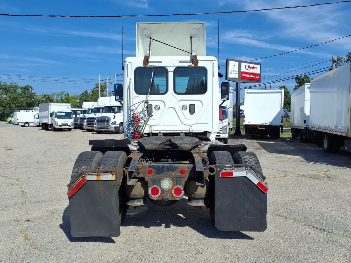 2017 Freightliner Cascadia in Warwick, RI — photo 5