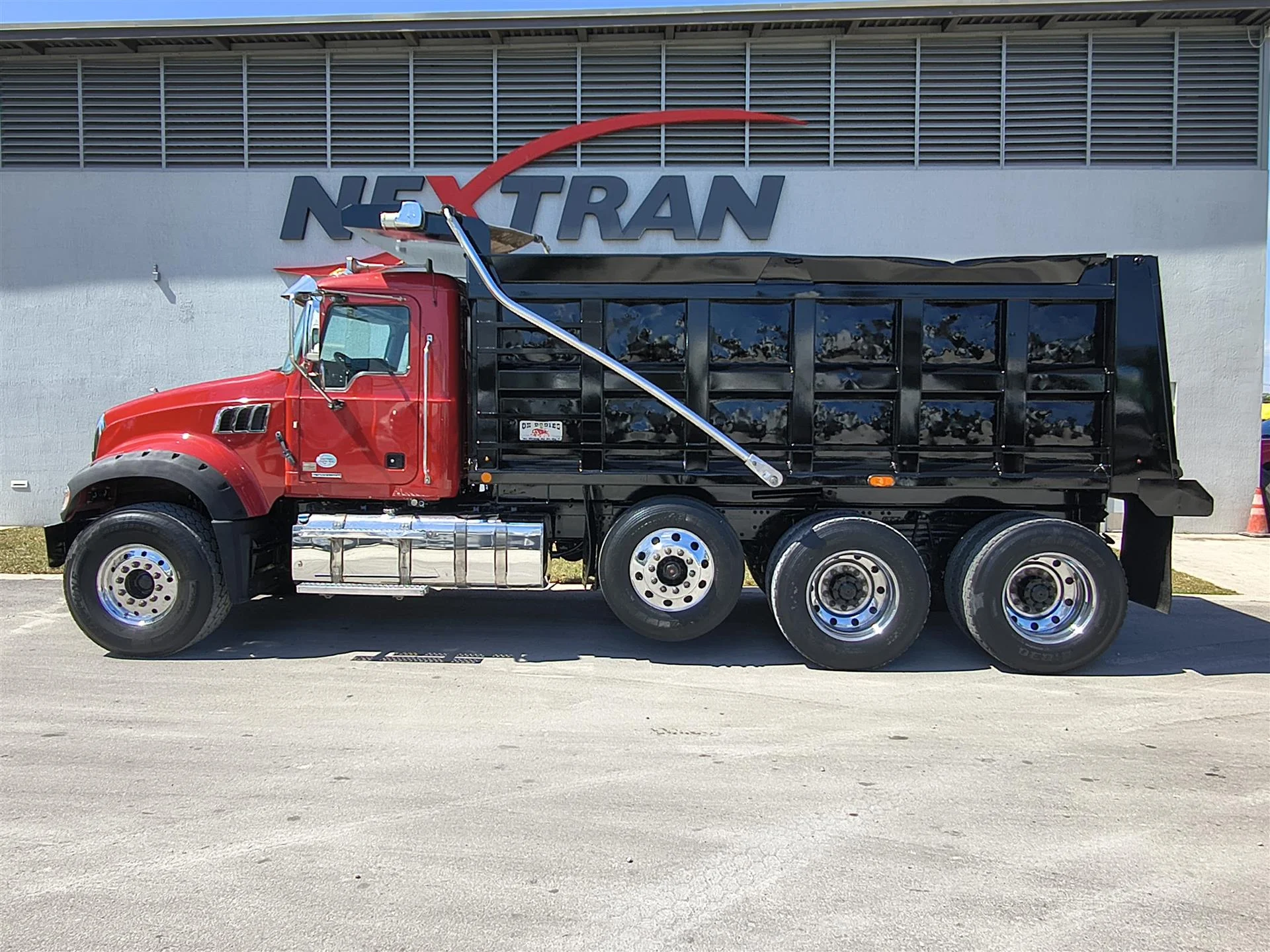 2019 Mack Granite in Fort Lauderdale, FL — photo 8