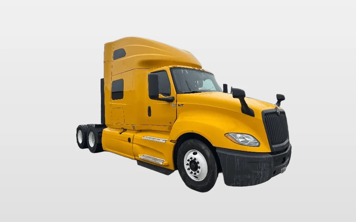 2022 International LT - image 1