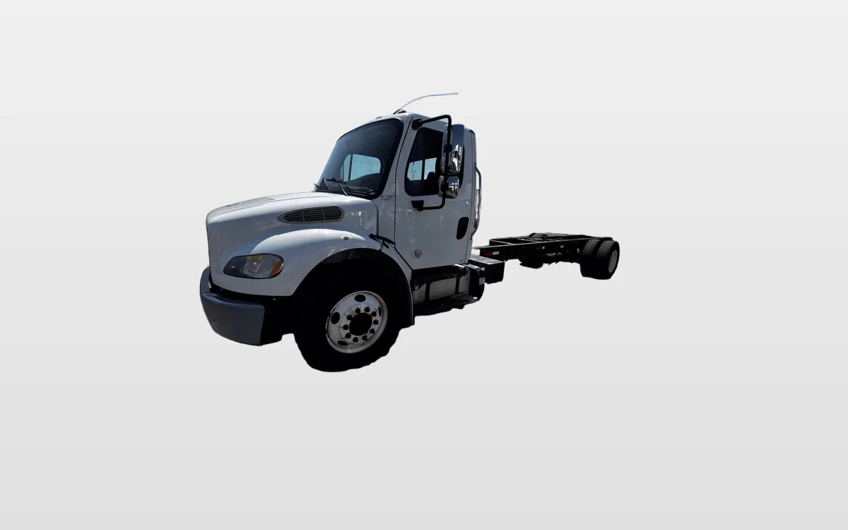 2018 Freightliner M2 106 - image 1