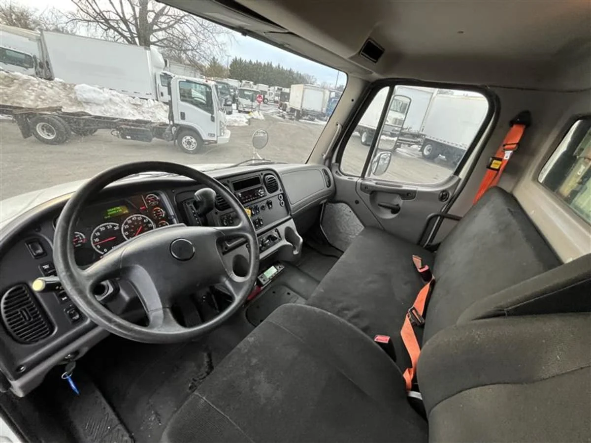2019 Freightliner M2 106 in Beltsville, MD — photo 8