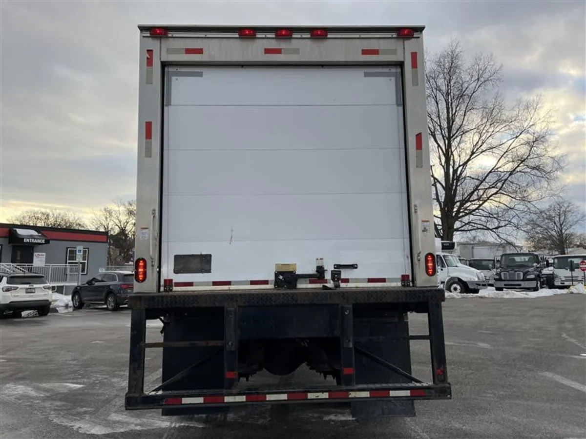 2019 Freightliner M2 106 in Beltsville, MD — photo 5