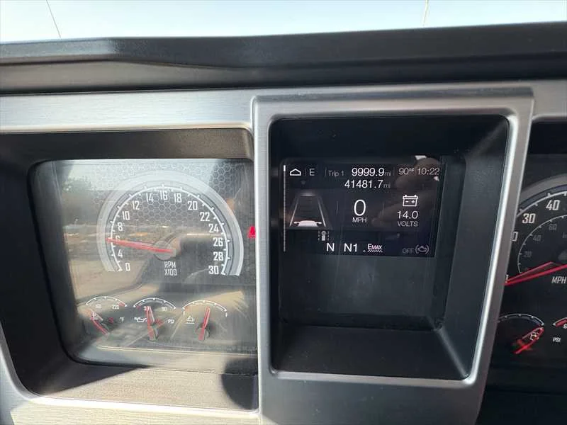 2025 Mack Anthem - image 11