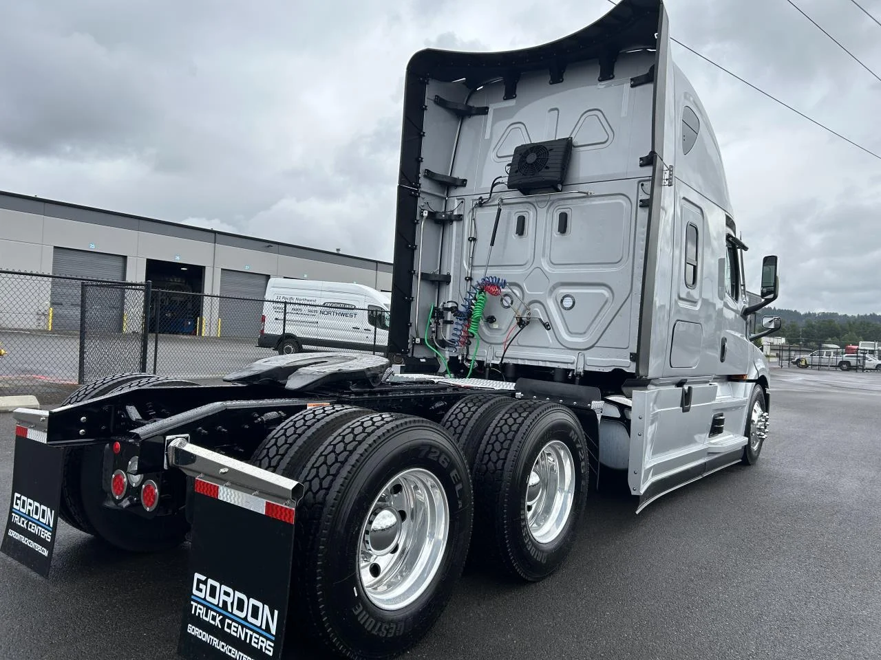 2027 Freightliner Cascadia in Pacific, WA — photo 6