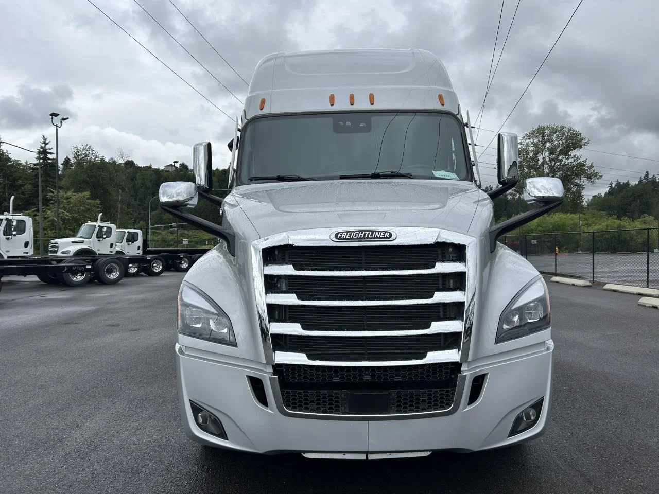 2027 Freightliner Cascadia in Pacific, WA — photo 2
