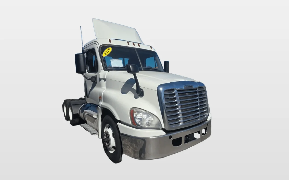 2019 Freightliner - image 1
