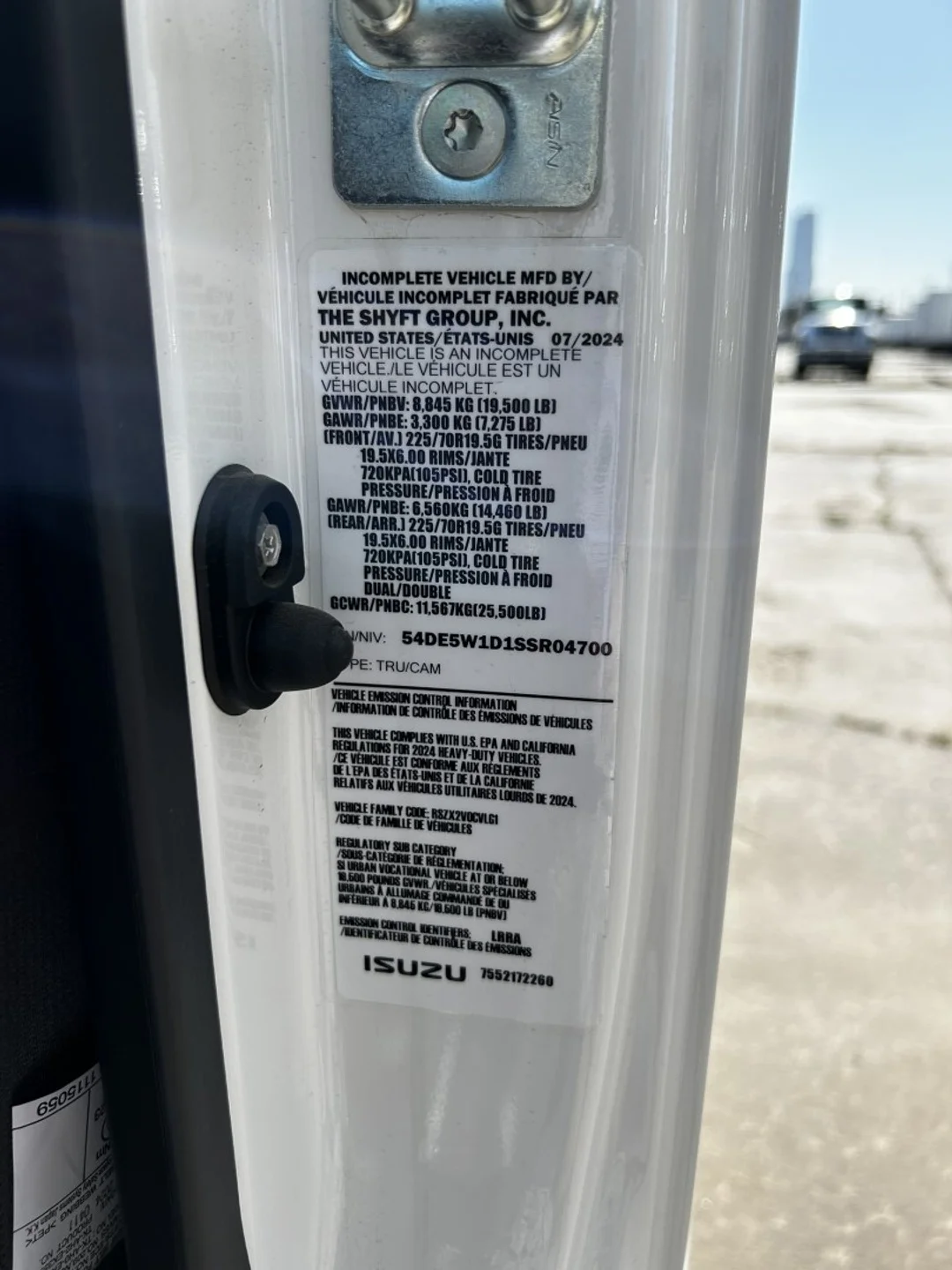 2025 Isuzu NRR - image 7