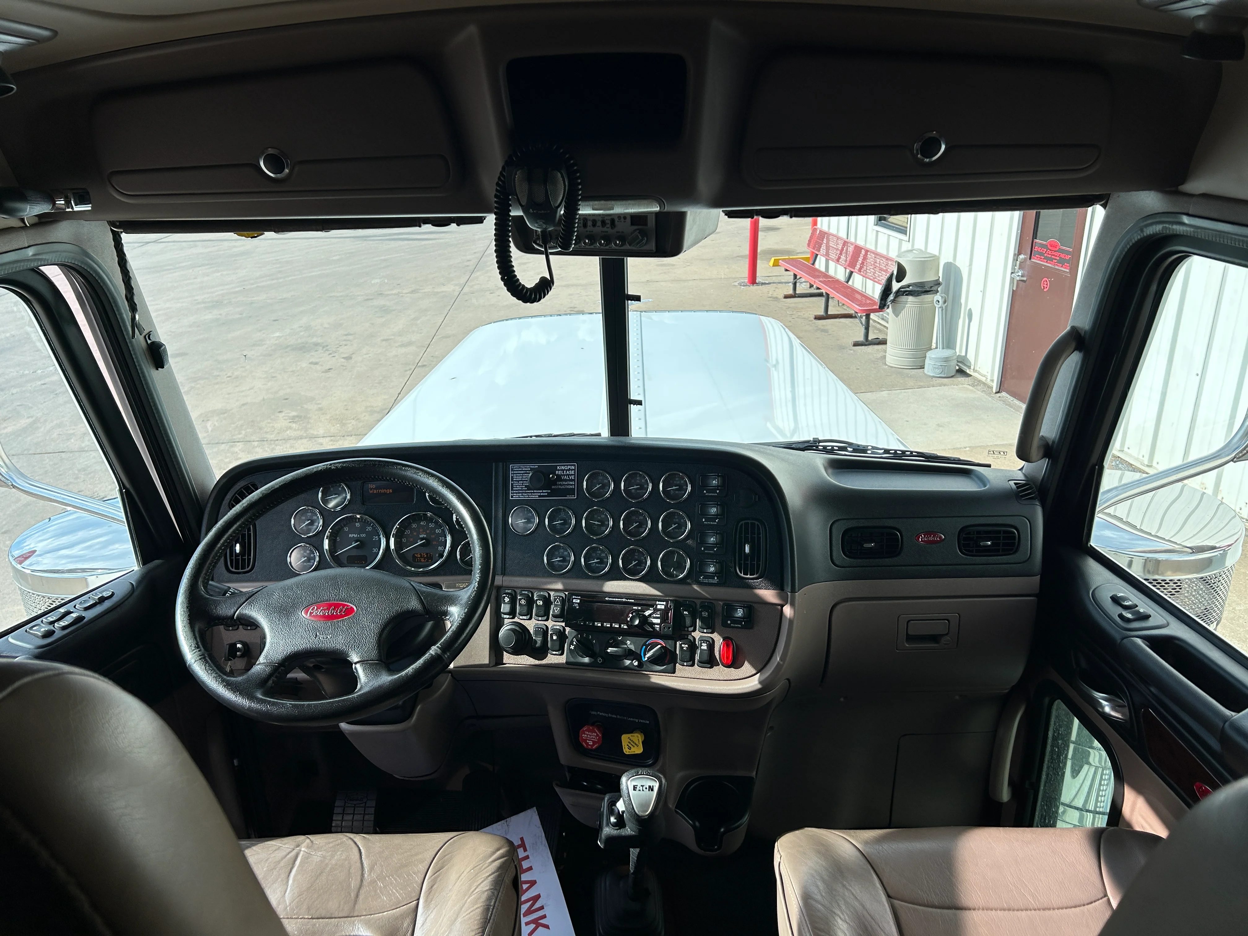 2019 Peterbilt 389 in Joplin, MO — photo 16