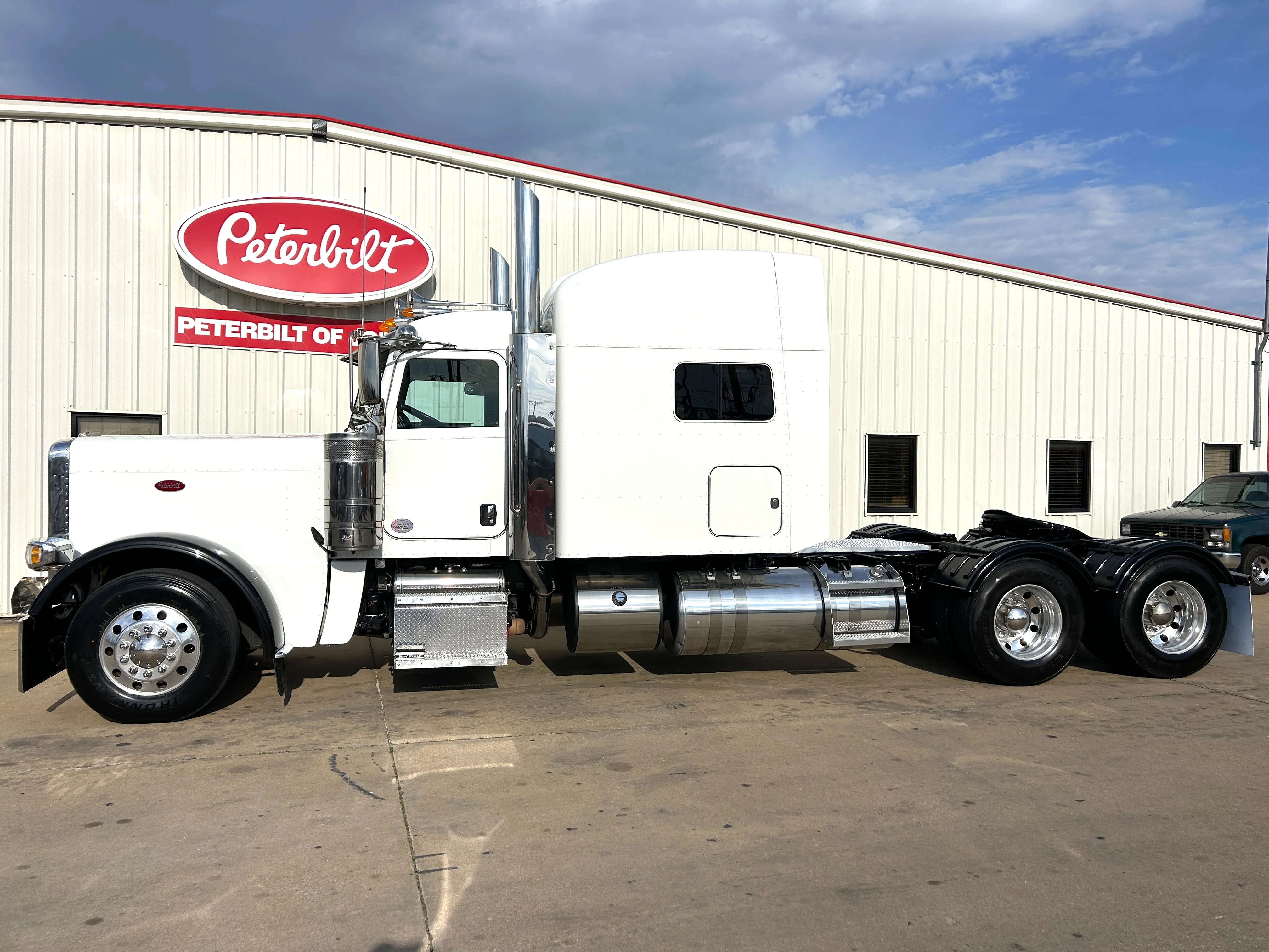 2019 Peterbilt 389 in Joplin, MO — photo 4