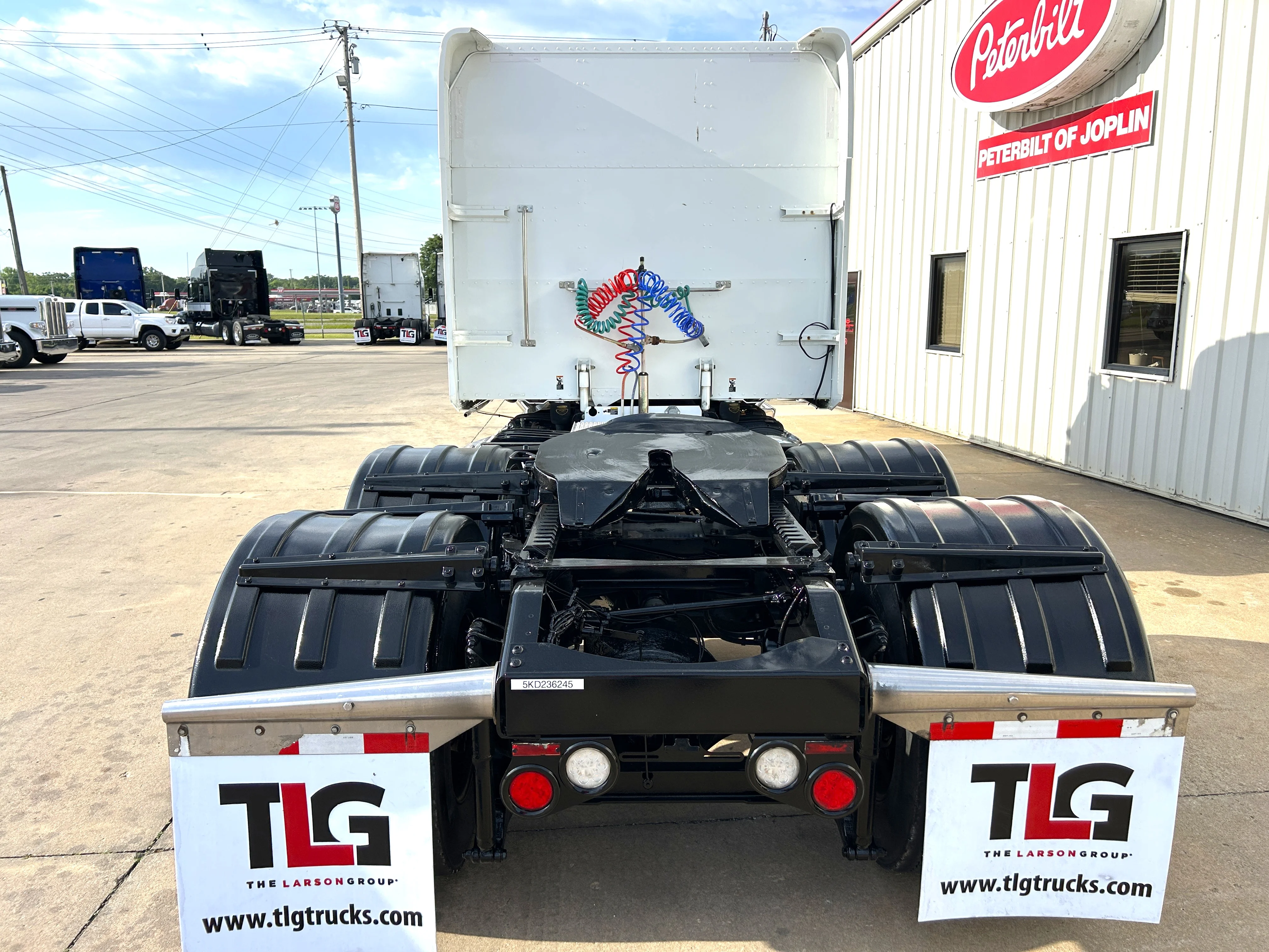 2019 Peterbilt 389 in Joplin, MO — photo 6