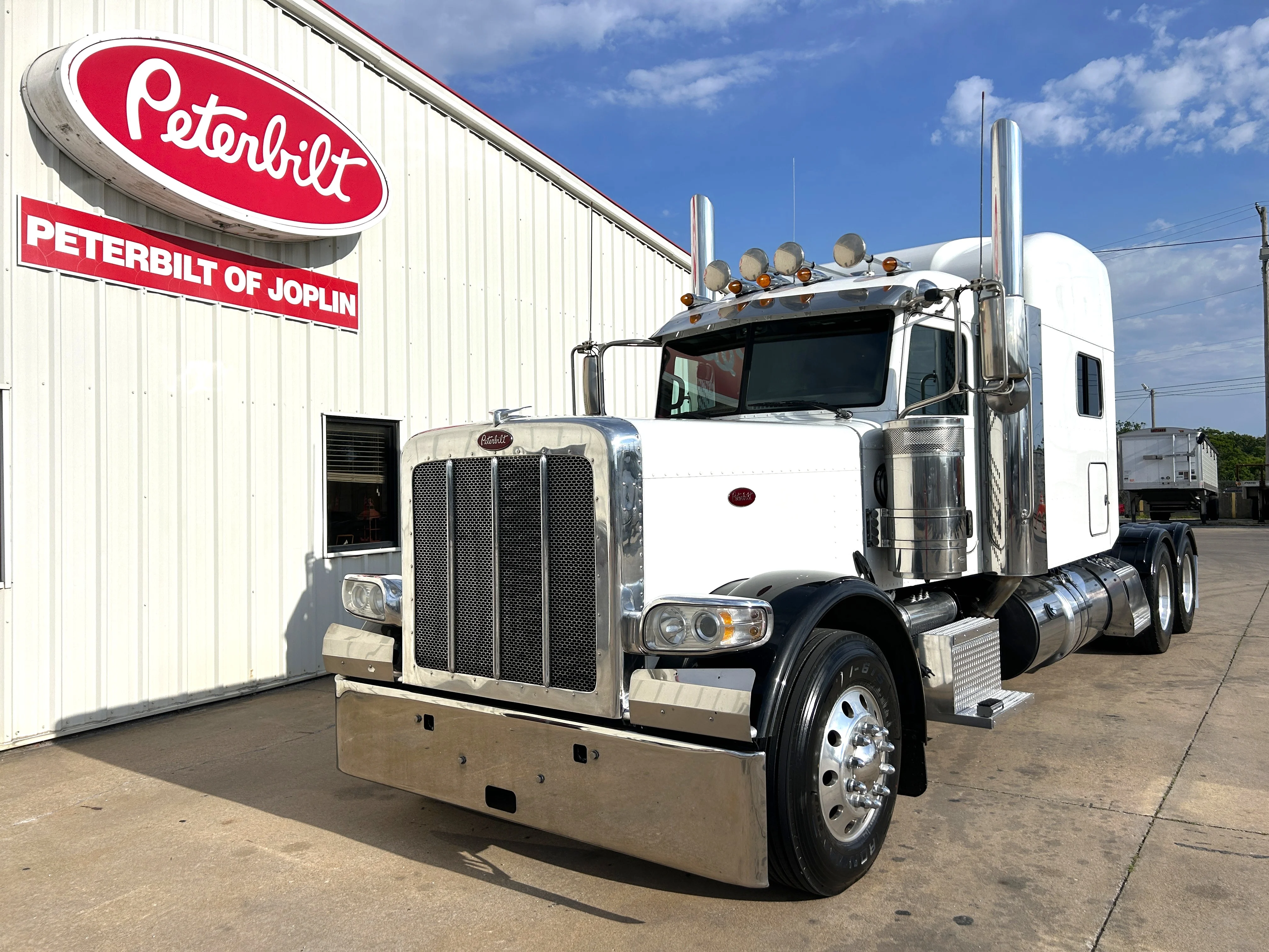 2019 Peterbilt 389 in Joplin, MO