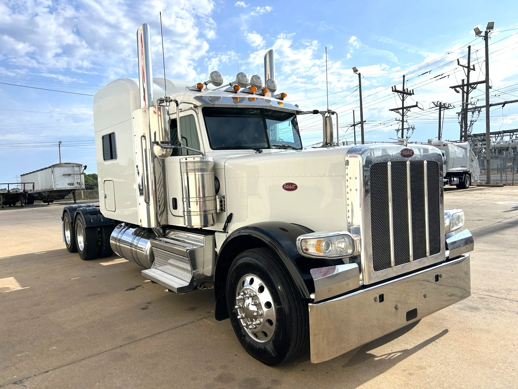 2019 Peterbilt 389 in Joplin, MO — photo 3