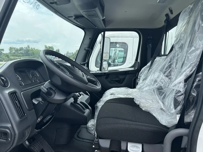 2027 Freightliner M2 106 in Columbus, OH — photo 5