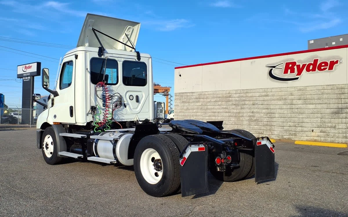 2020 Freightliner Cascadia in Memphis, TN — photo 6