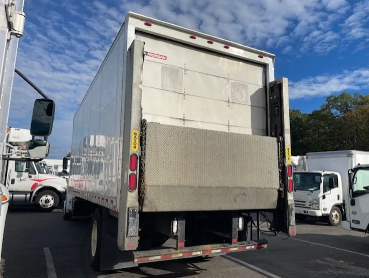 2019 Freightliner M2 106 in Farmingdale, NY — photo 6