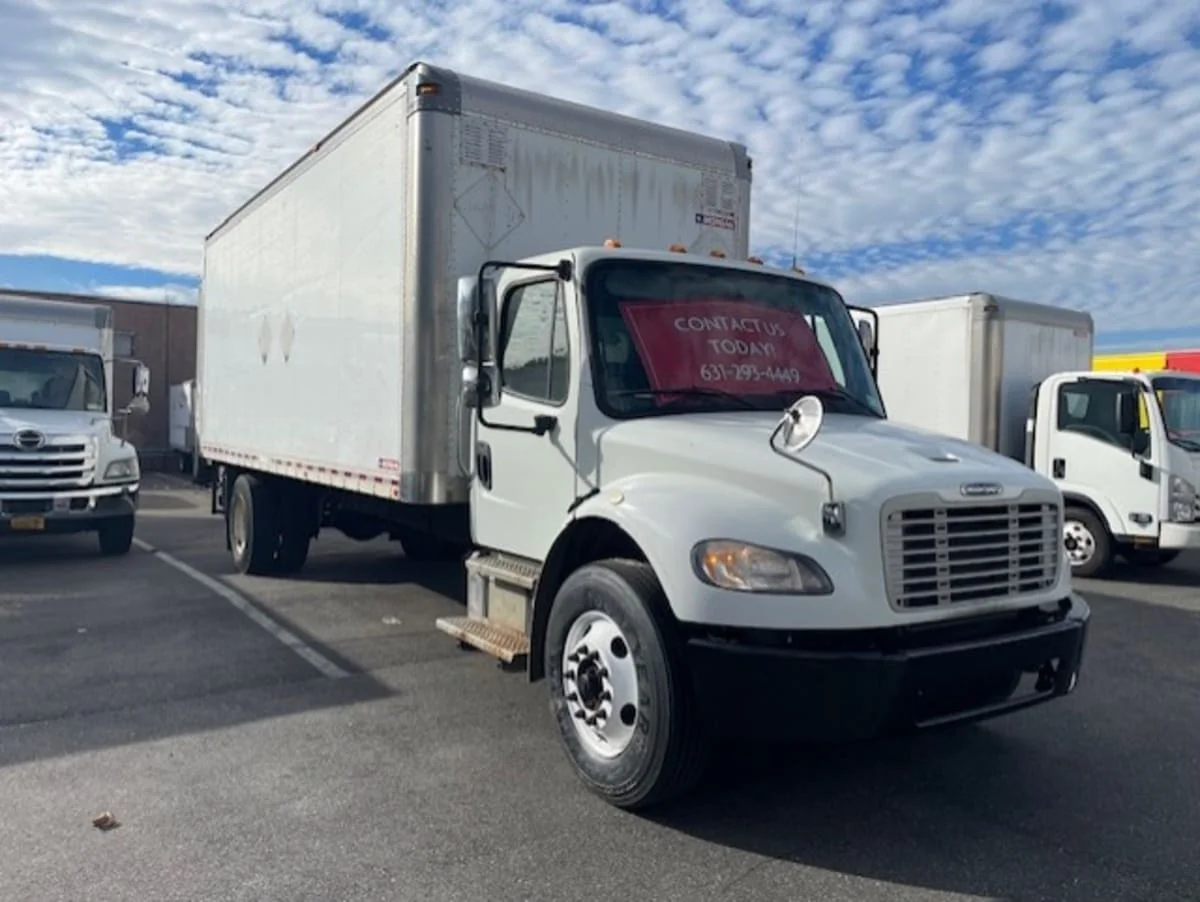2019 Freightliner M2 106 in Farmingdale, NY — photo 3