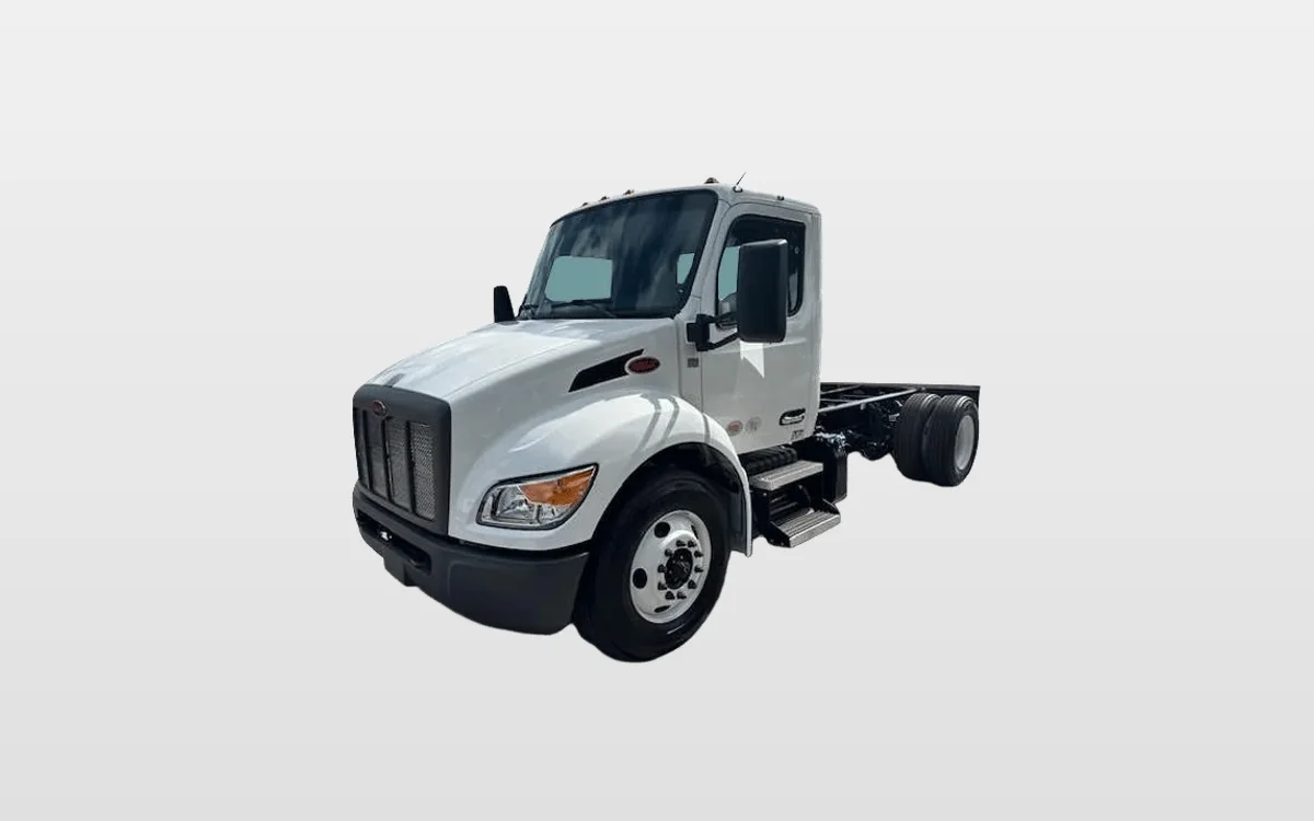 2025 Peterbilt 536 - image 1