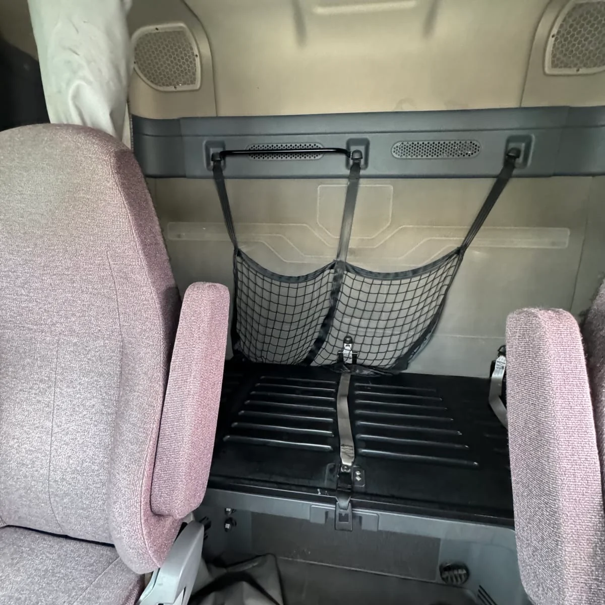 2018 Freightliner Cascadia - image 8