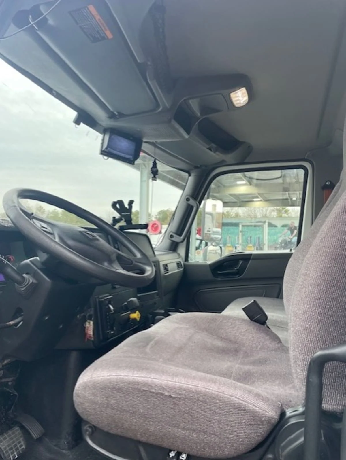 2020 International MV - image 7