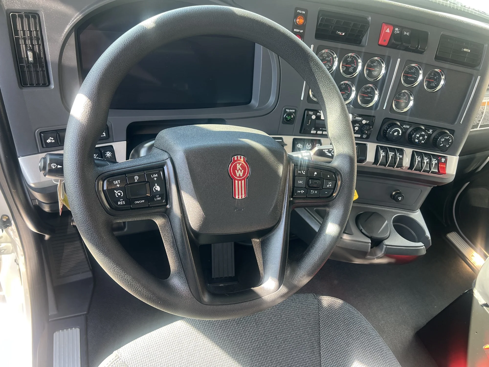 2026 Kenworth T880 in Chesapeake, VA — photo 6