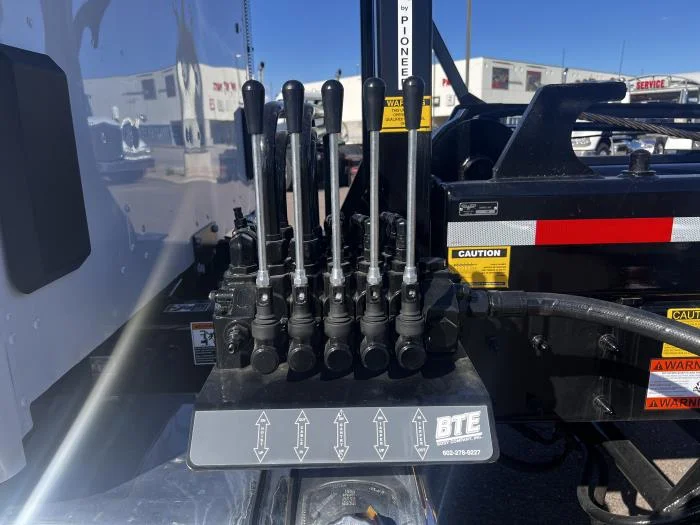 2026 Peterbilt 548 - image 15