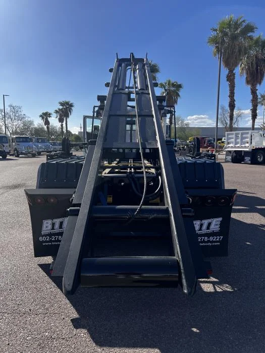 2026 Peterbilt 548 - image 18