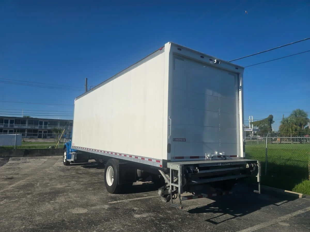 2019 Freightliner M2 106 in Tampa, FL — photo 4