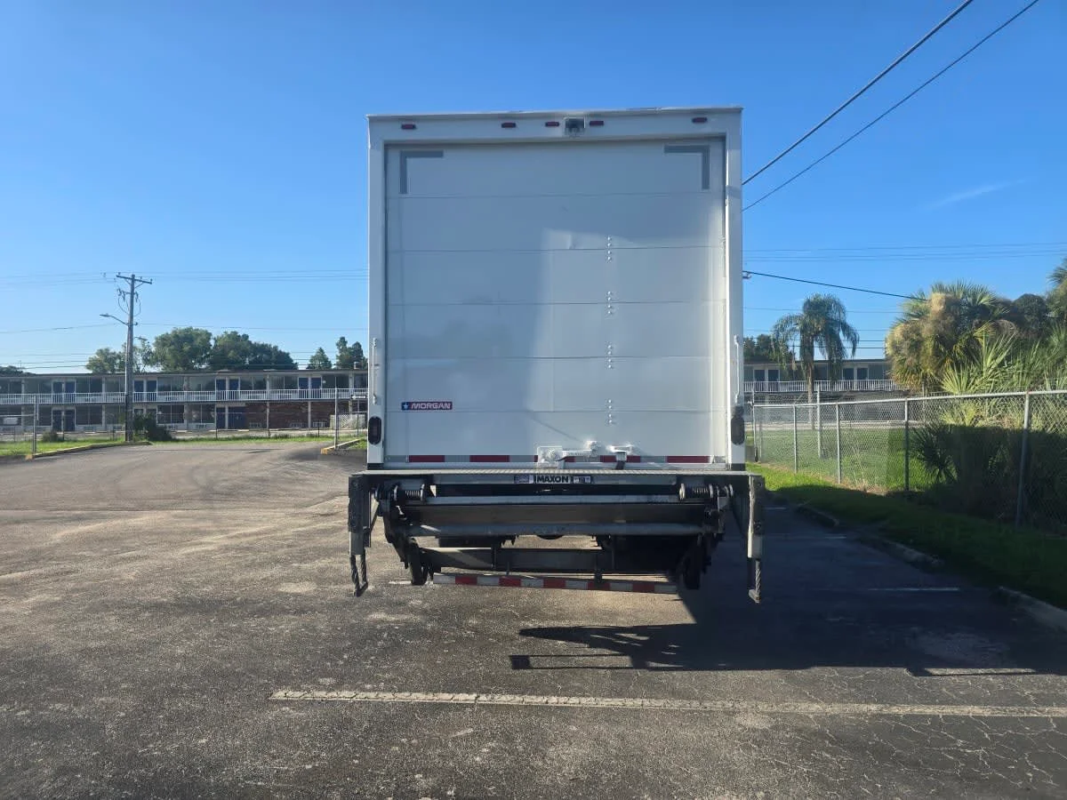 2019 Freightliner M2 106 in Tampa, FL — photo 5