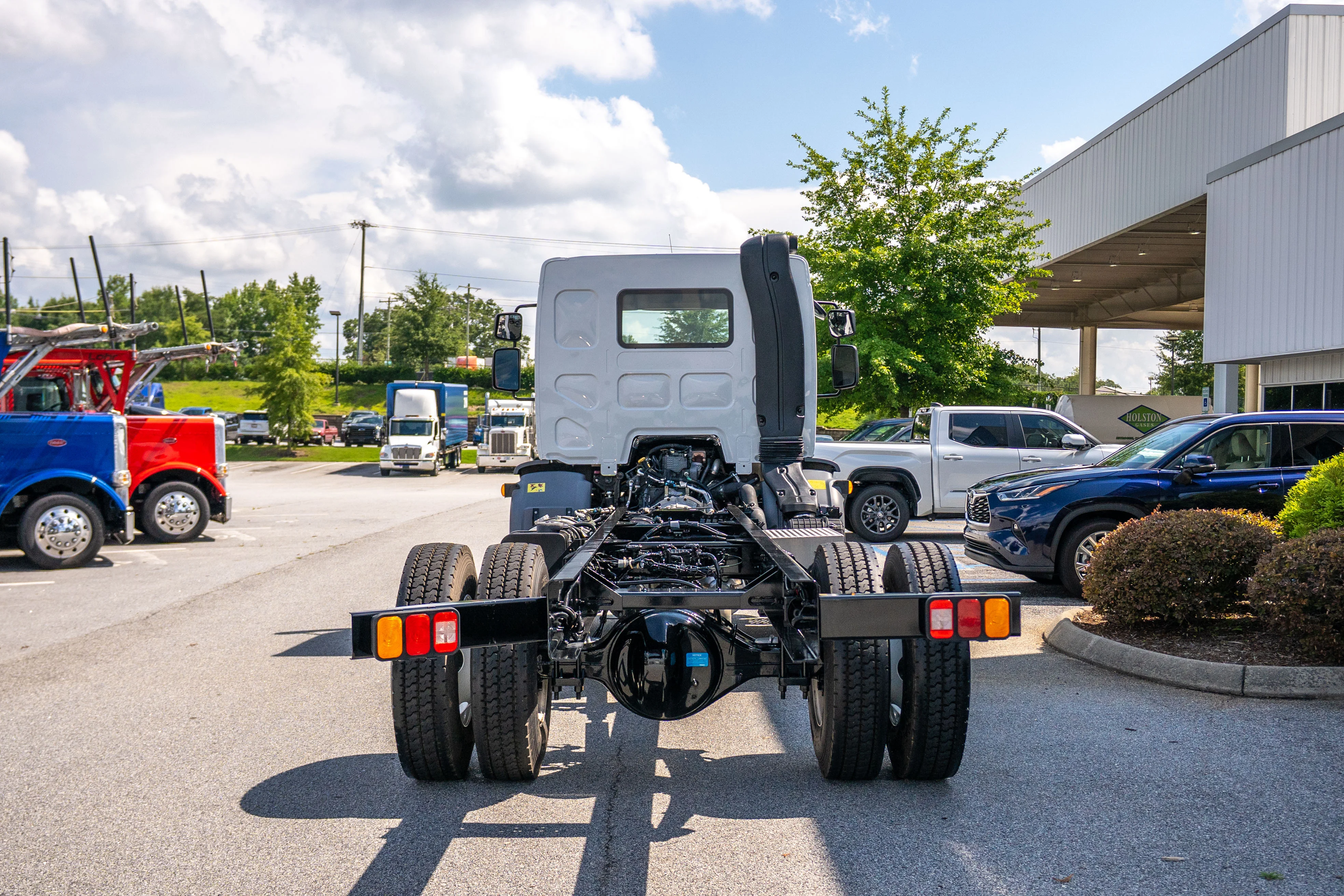 2026 Peterbilt 220EV in Baltimore, MD — photo 5