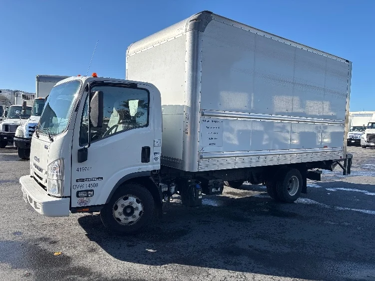 2022 Isuzu NPR - image 3