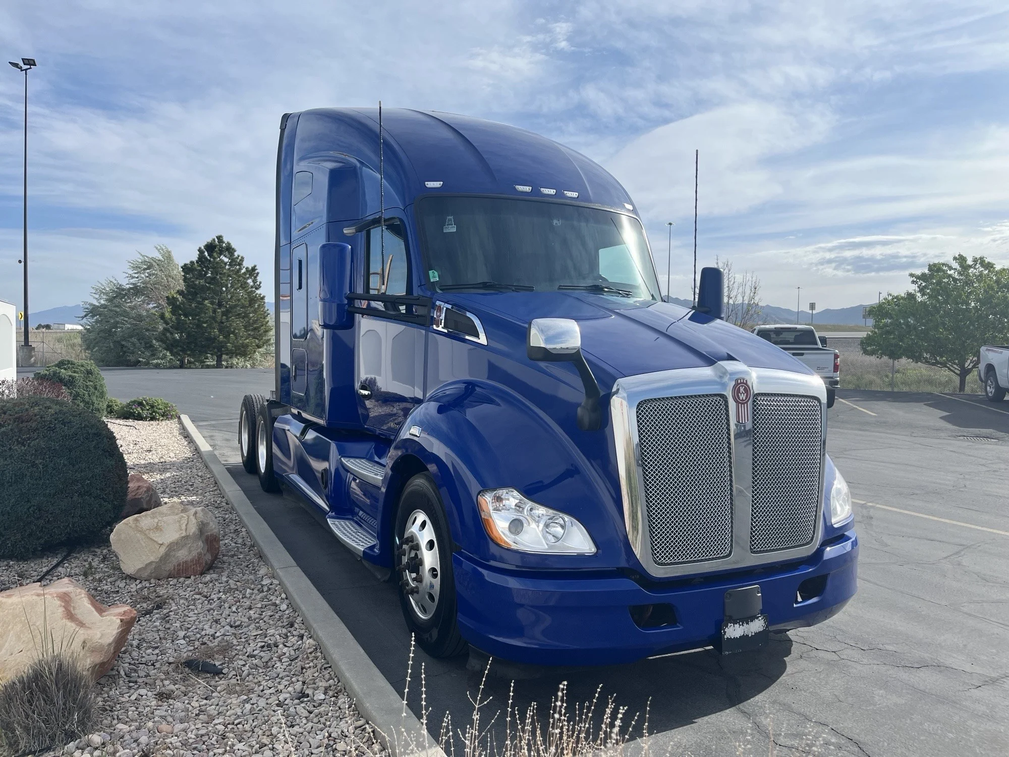 2022 Kenworth T680 - image 4