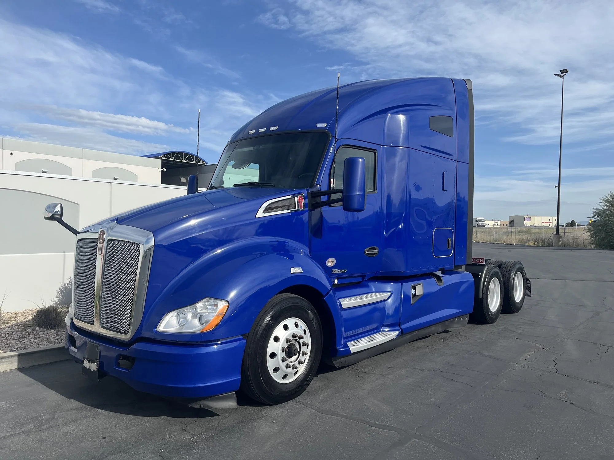 2022 Kenworth T680 - image 2