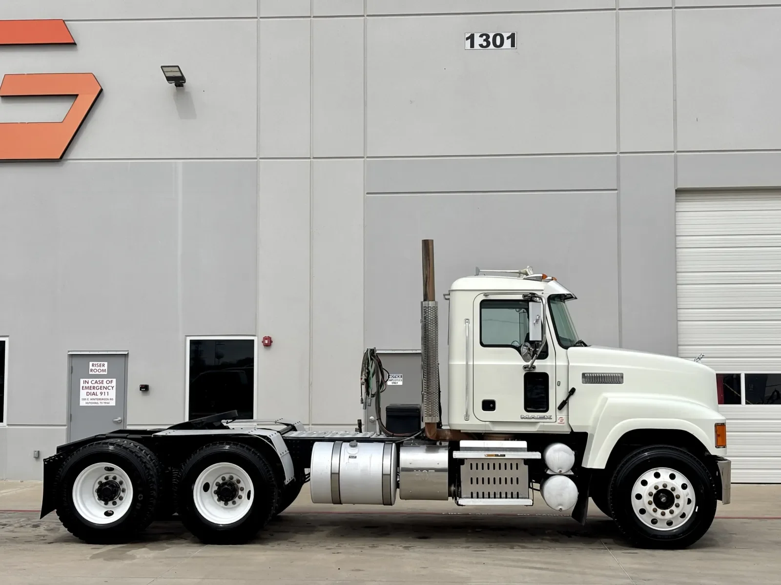 2016 Mack Pinnacle in Hutchins, TX — photo 3