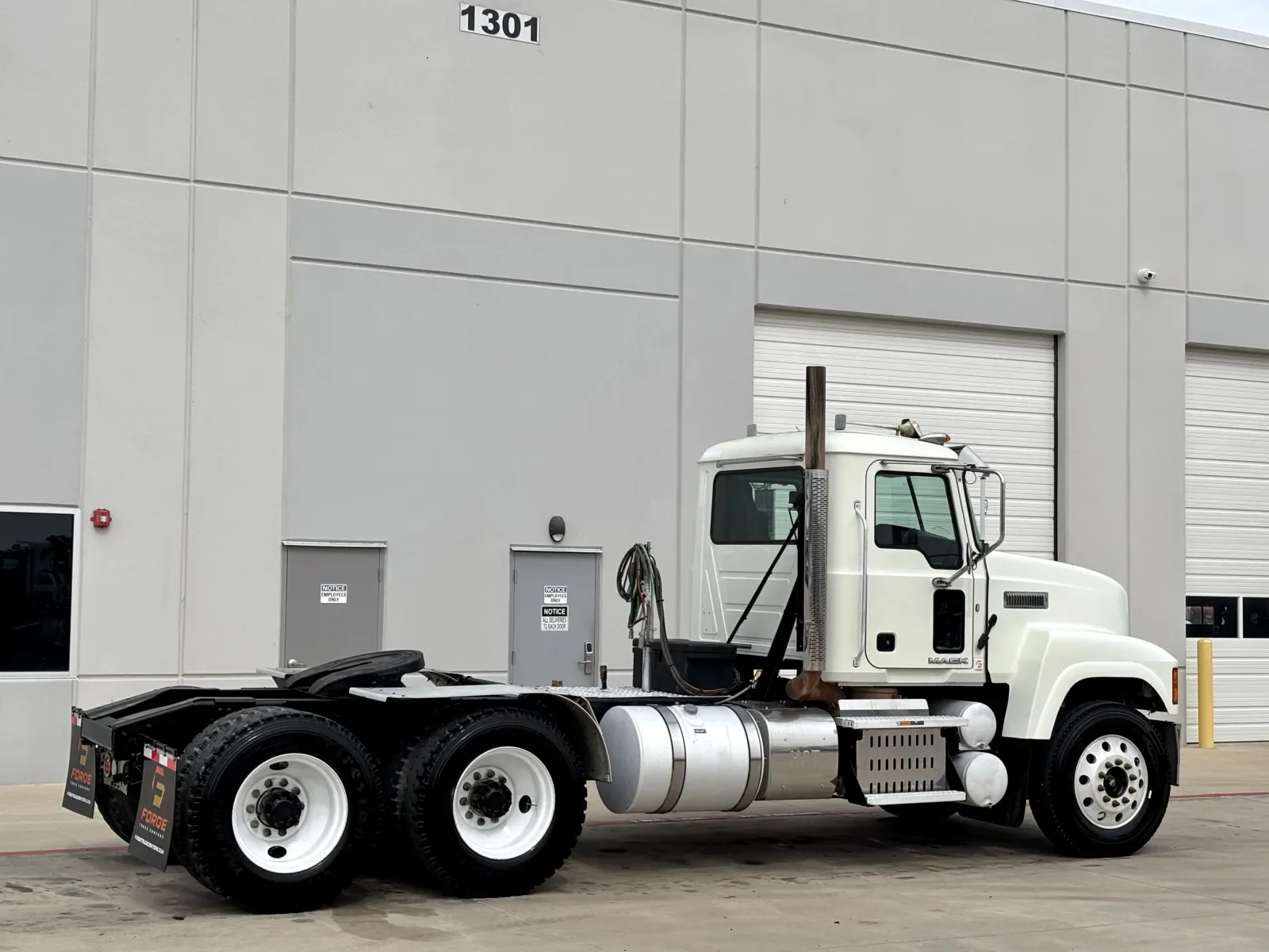 2016 Mack Pinnacle in Hutchins, TX — photo 5