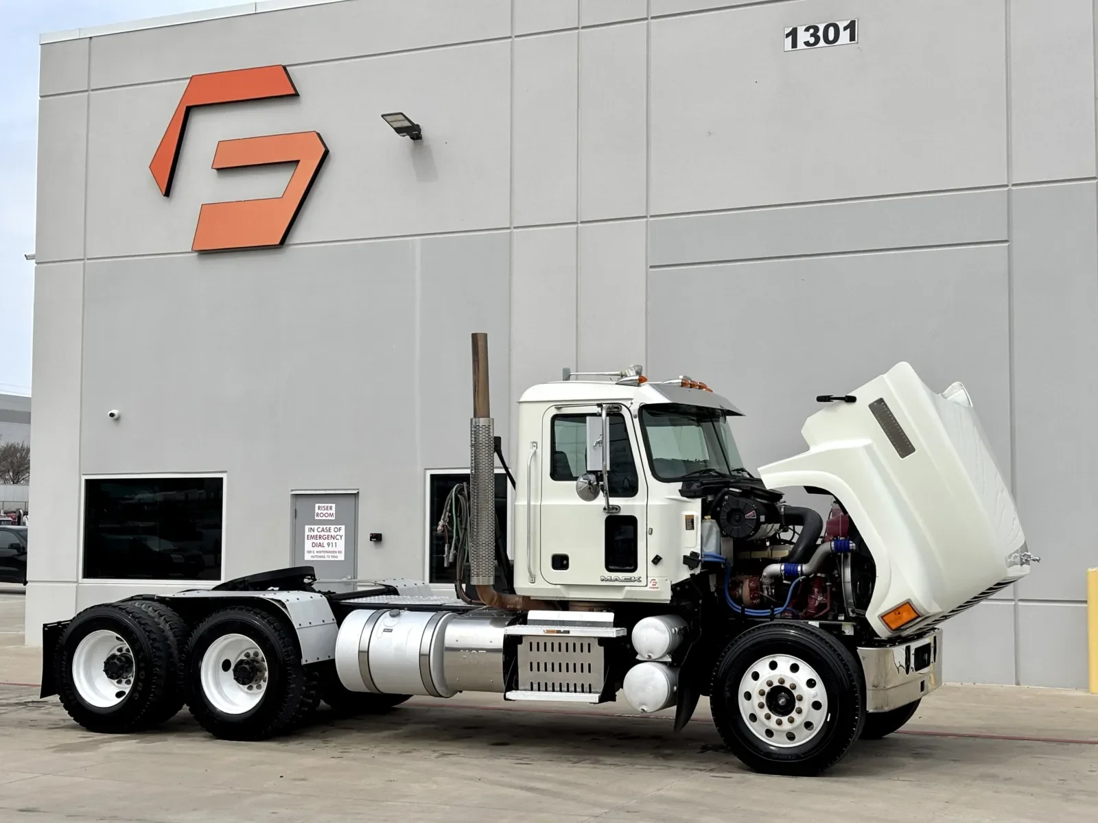 2016 Mack Pinnacle in Hutchins, TX — photo 9