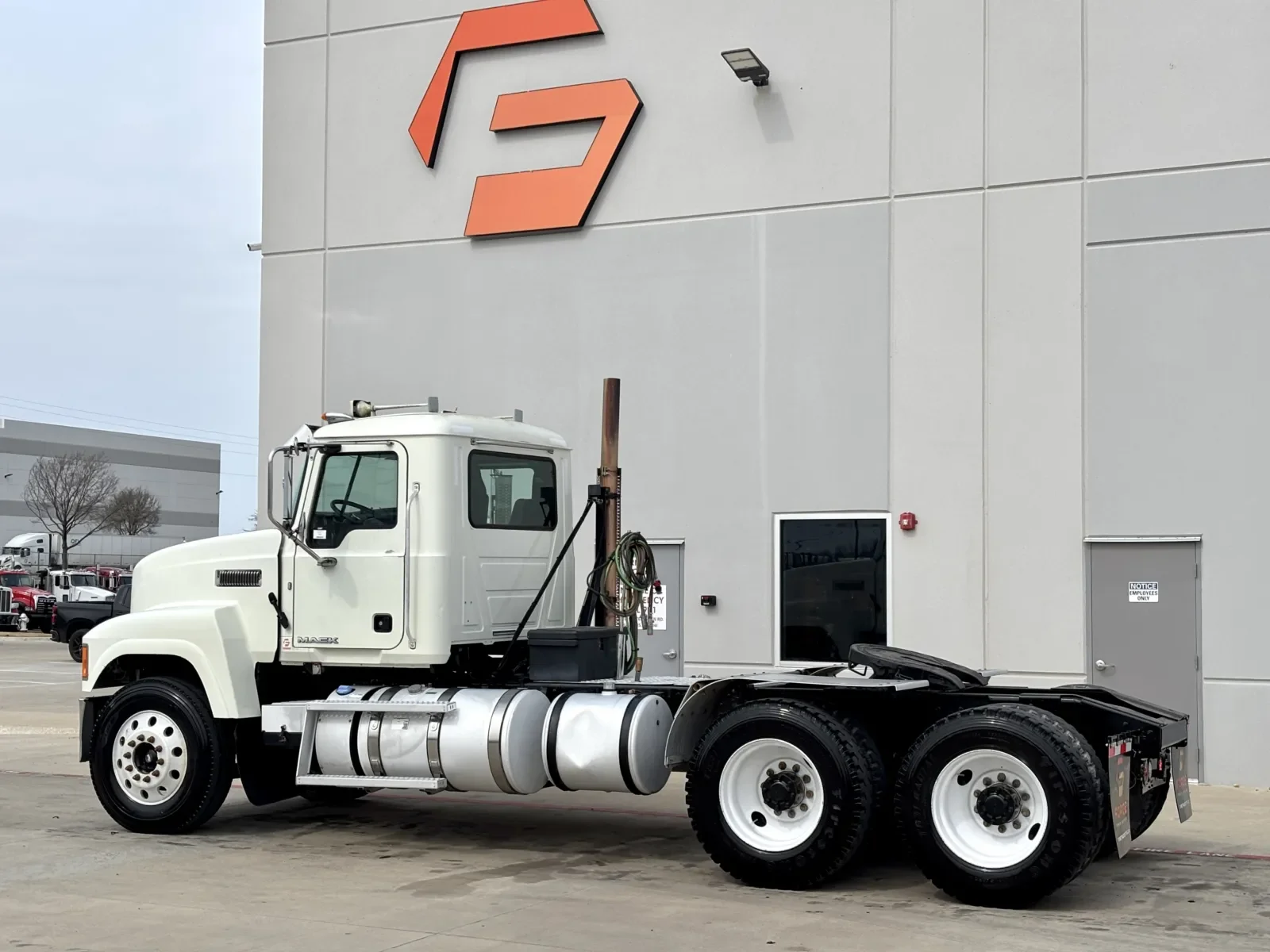 2016 Mack Pinnacle in Hutchins, TX — photo 6