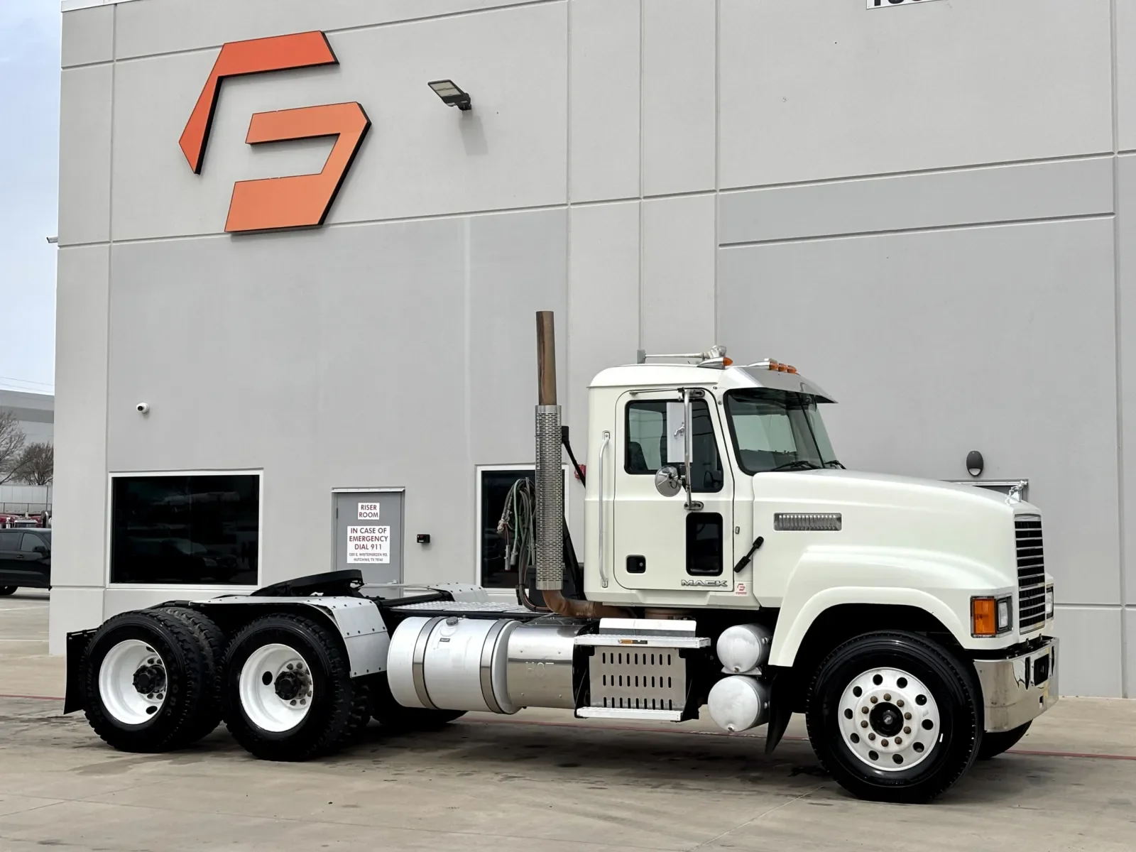 2016 Mack Pinnacle in Hutchins, TX