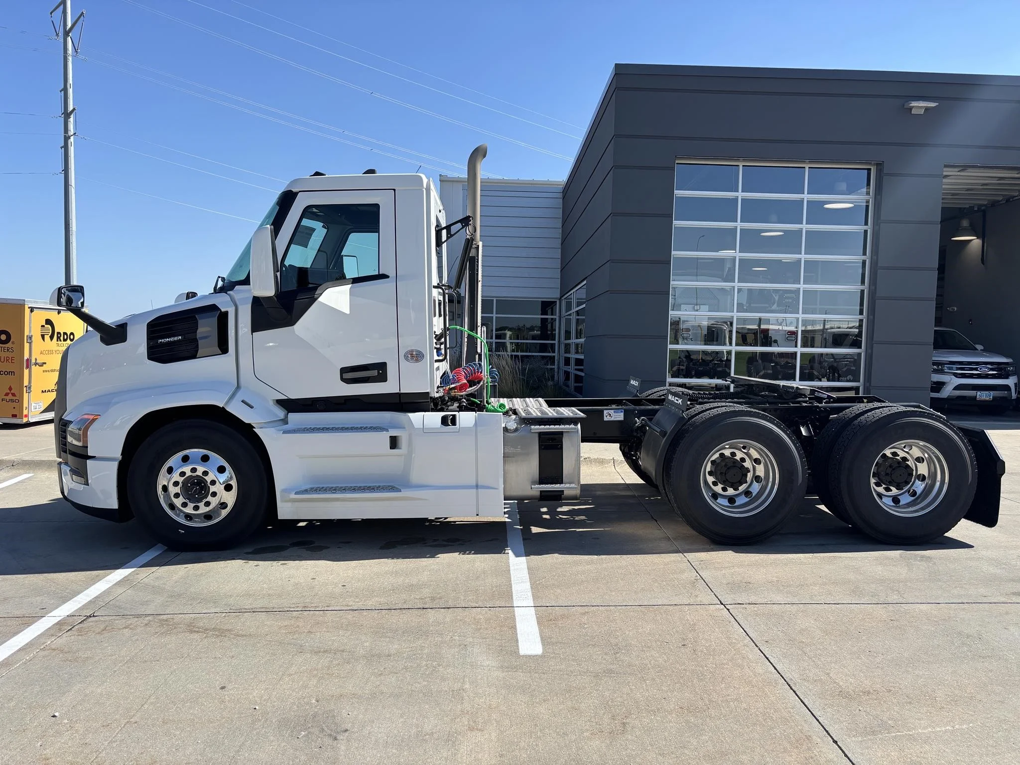 2026 Mack Pioneer — photo 2