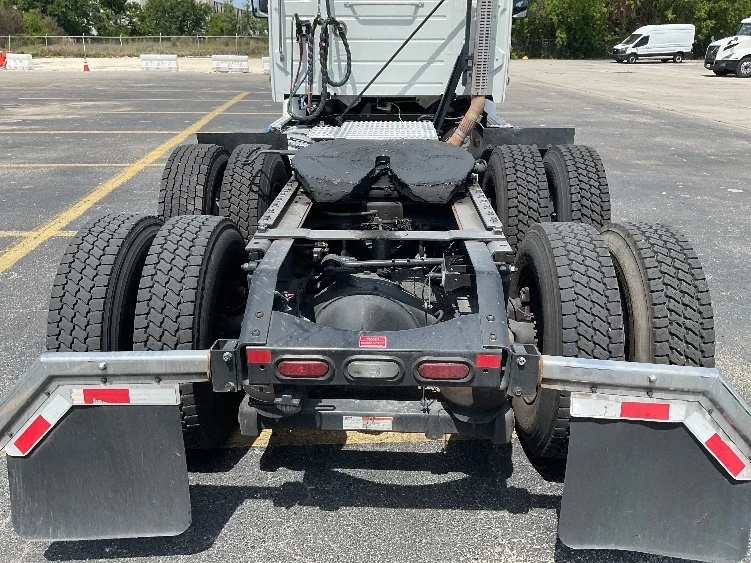 2023 Volvo VNR 660 in Ocala, FL — photo 6