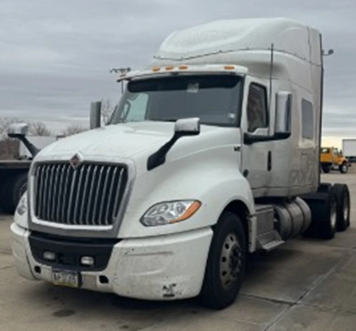 2022 International LT in Davenport, IA