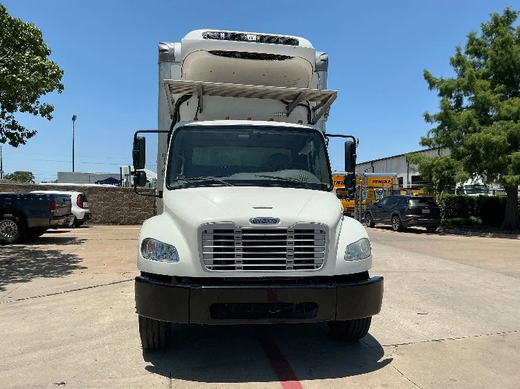 2020 Freightliner M2 106 - image 2