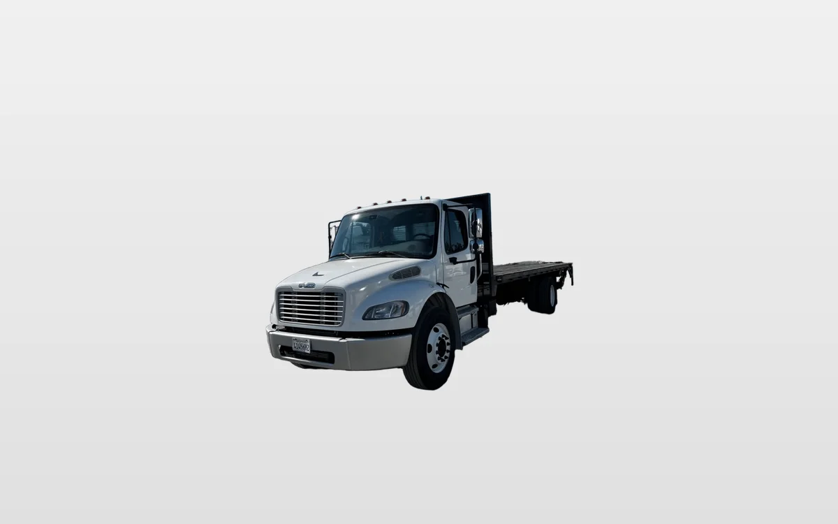 2018 Freightliner M2 106 - image 1