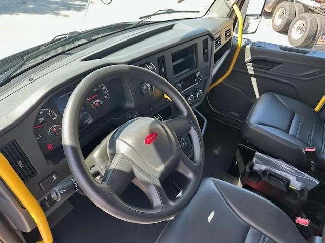 2027 Peterbilt 548 — photo 18