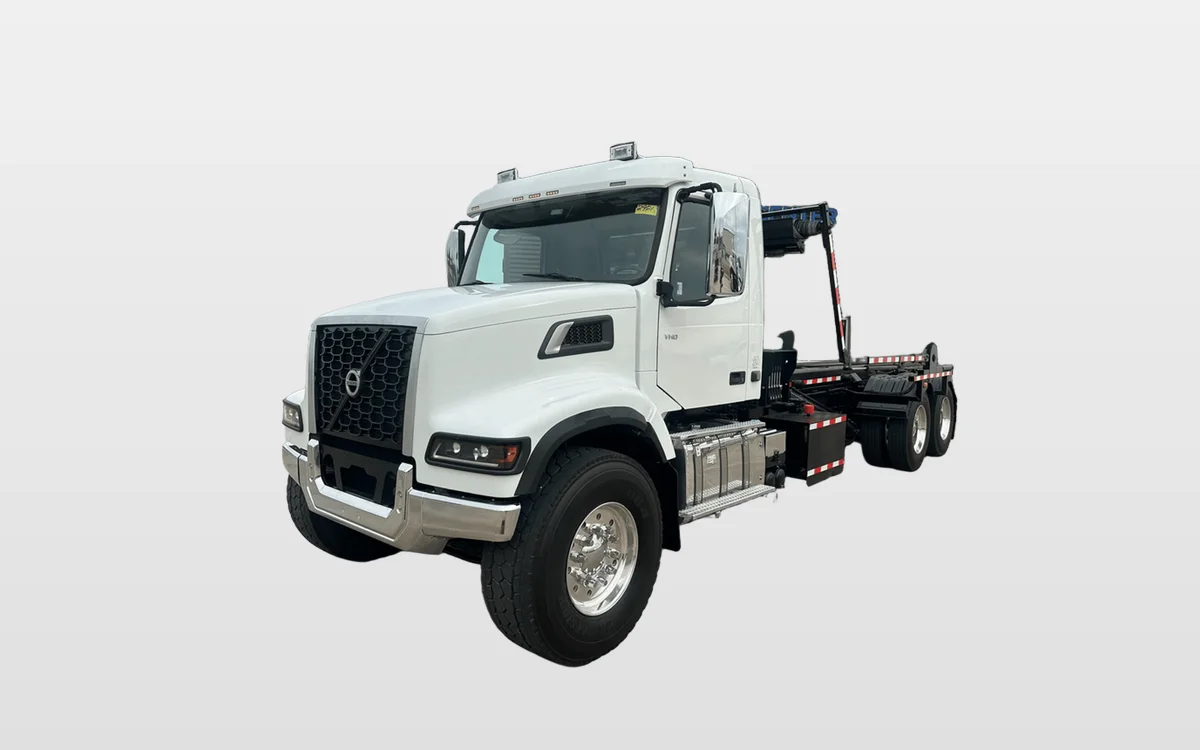 2023 Volvo VHD 300 - image 1