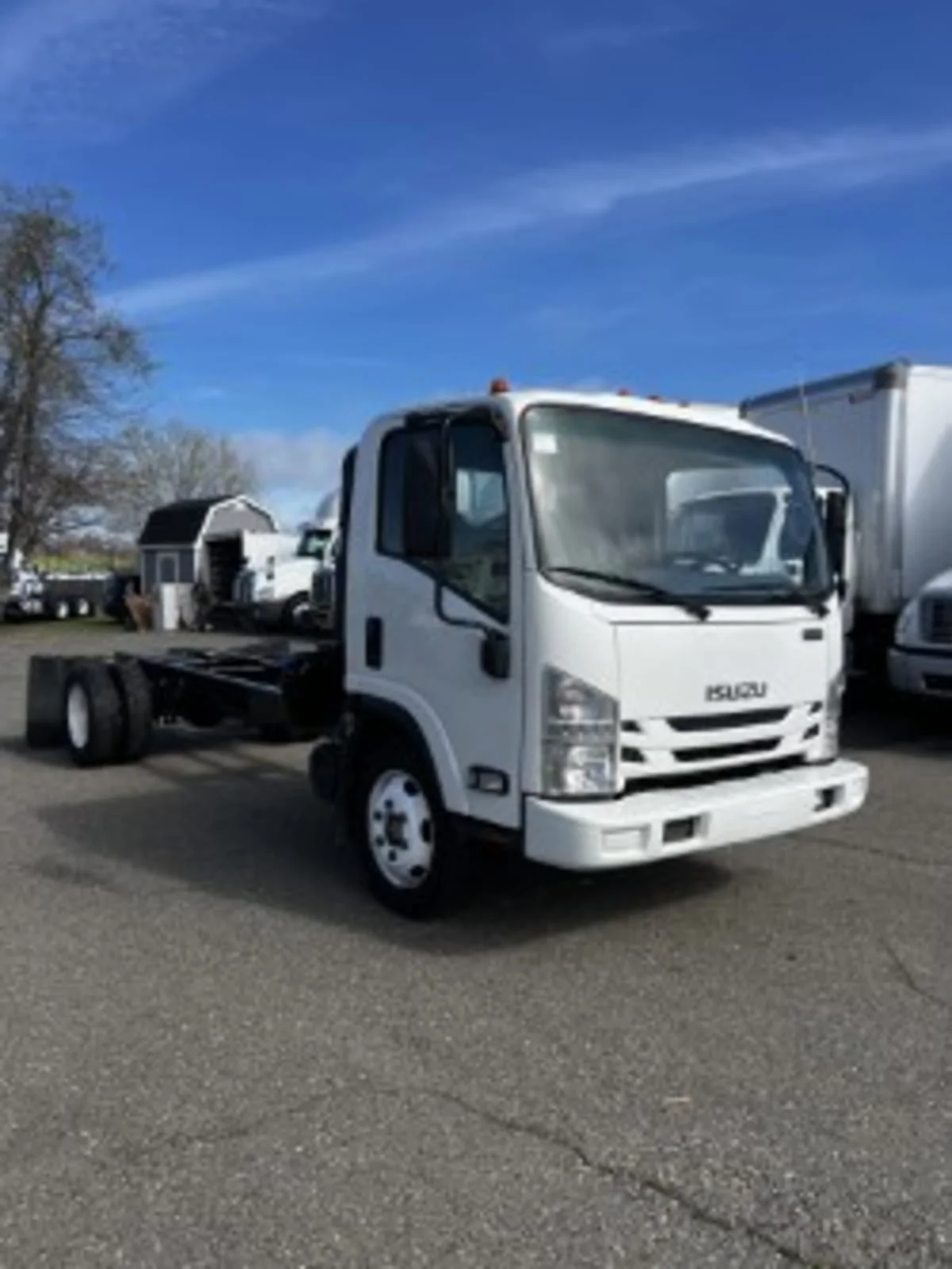 2019 Isuzu NRR - image 3