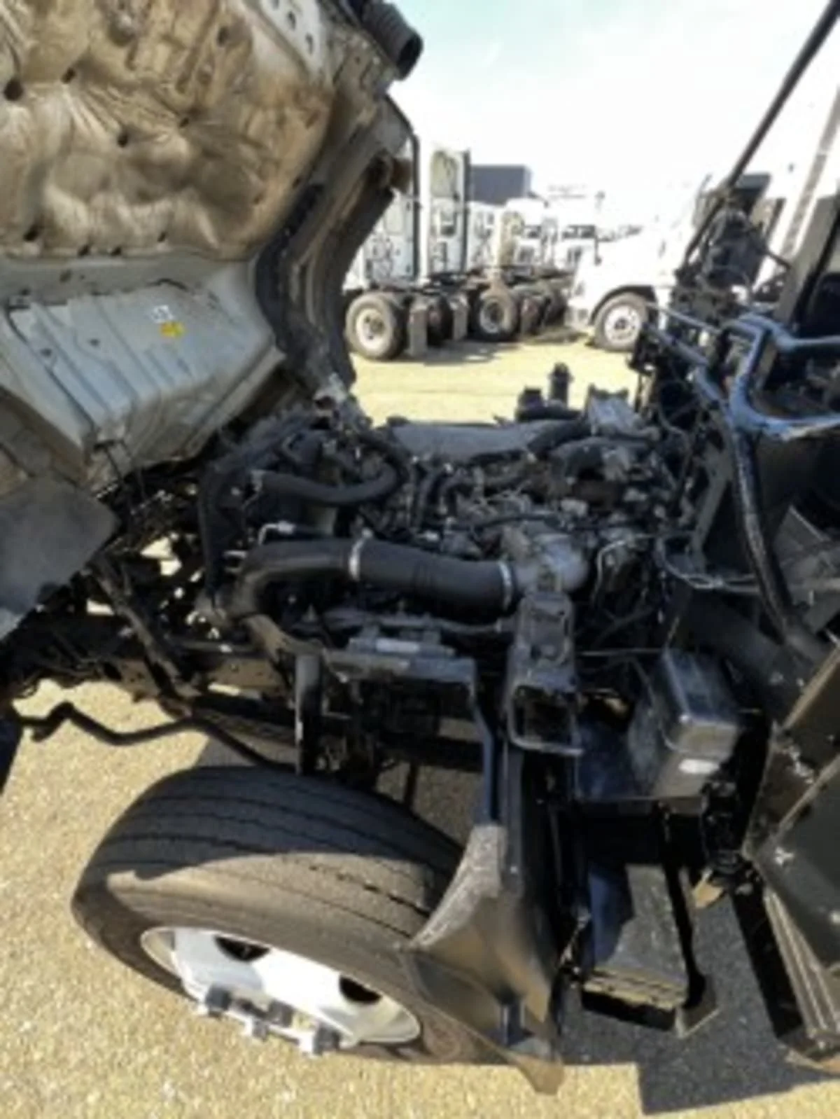 2019 Isuzu NRR - image 9