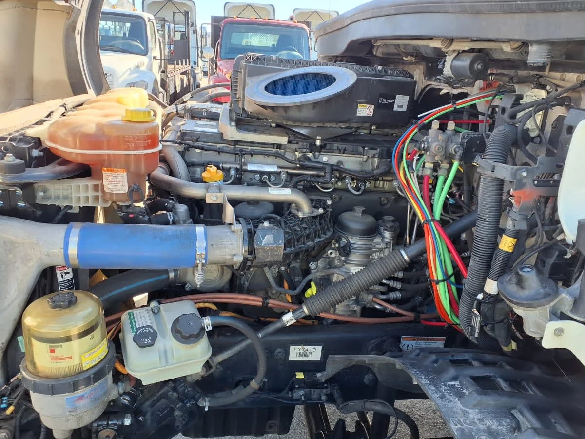 2020 Freightliner Cascadia - image 8