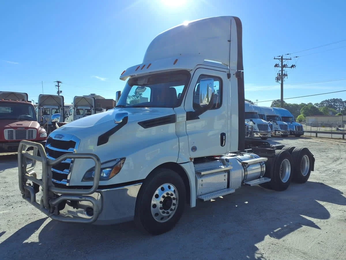 2020 Freightliner Cascadia in Greenville, SC