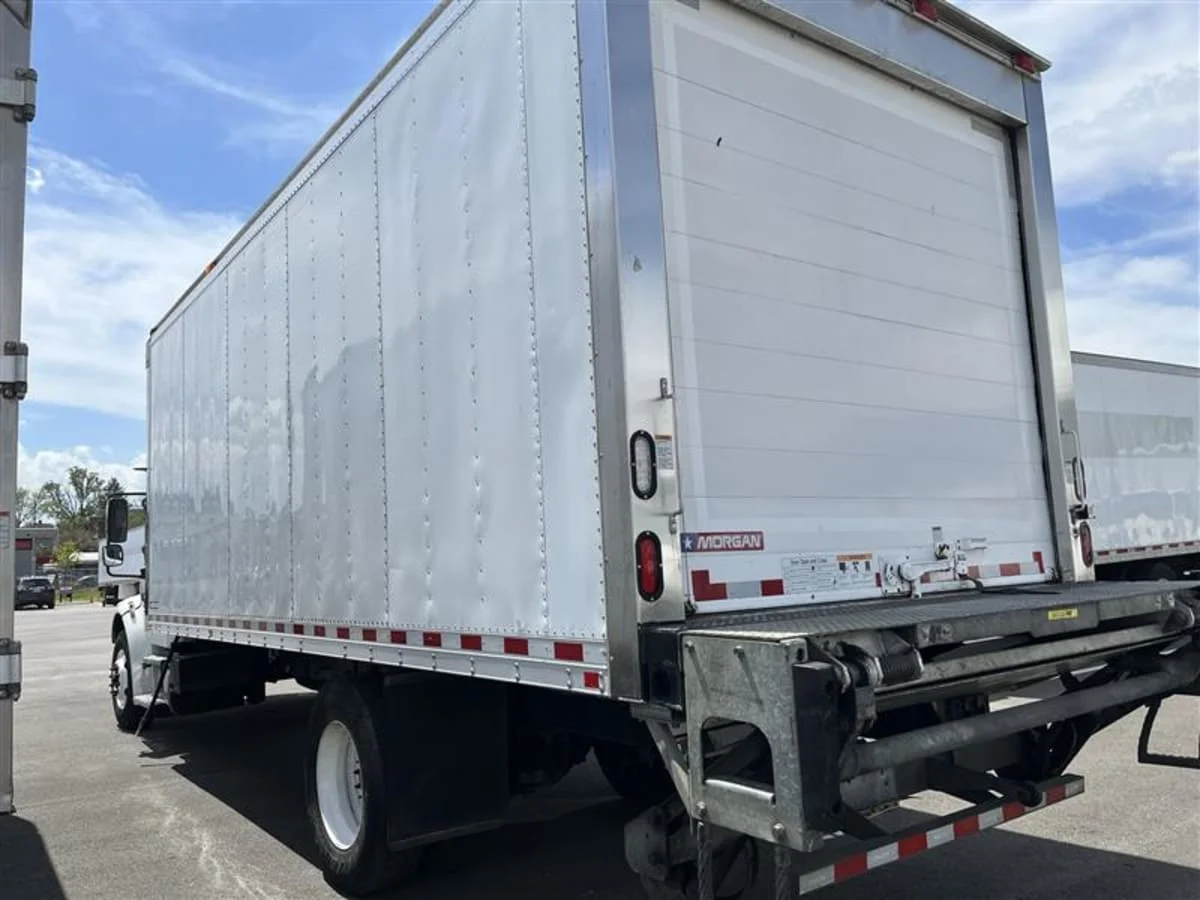 2016 Freightliner M2 106 - image 6